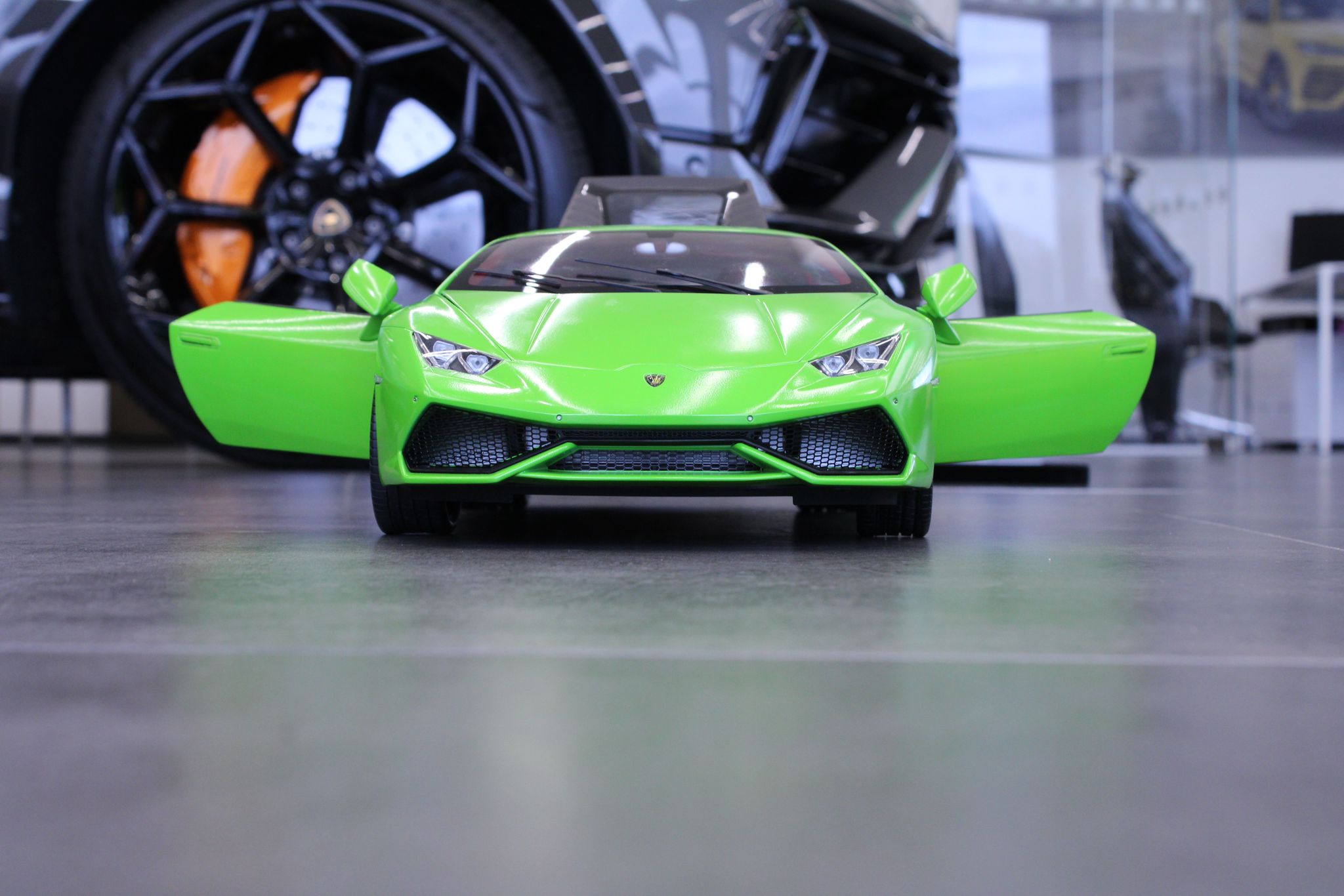 Lamborghini Huracanfront view dorrs open